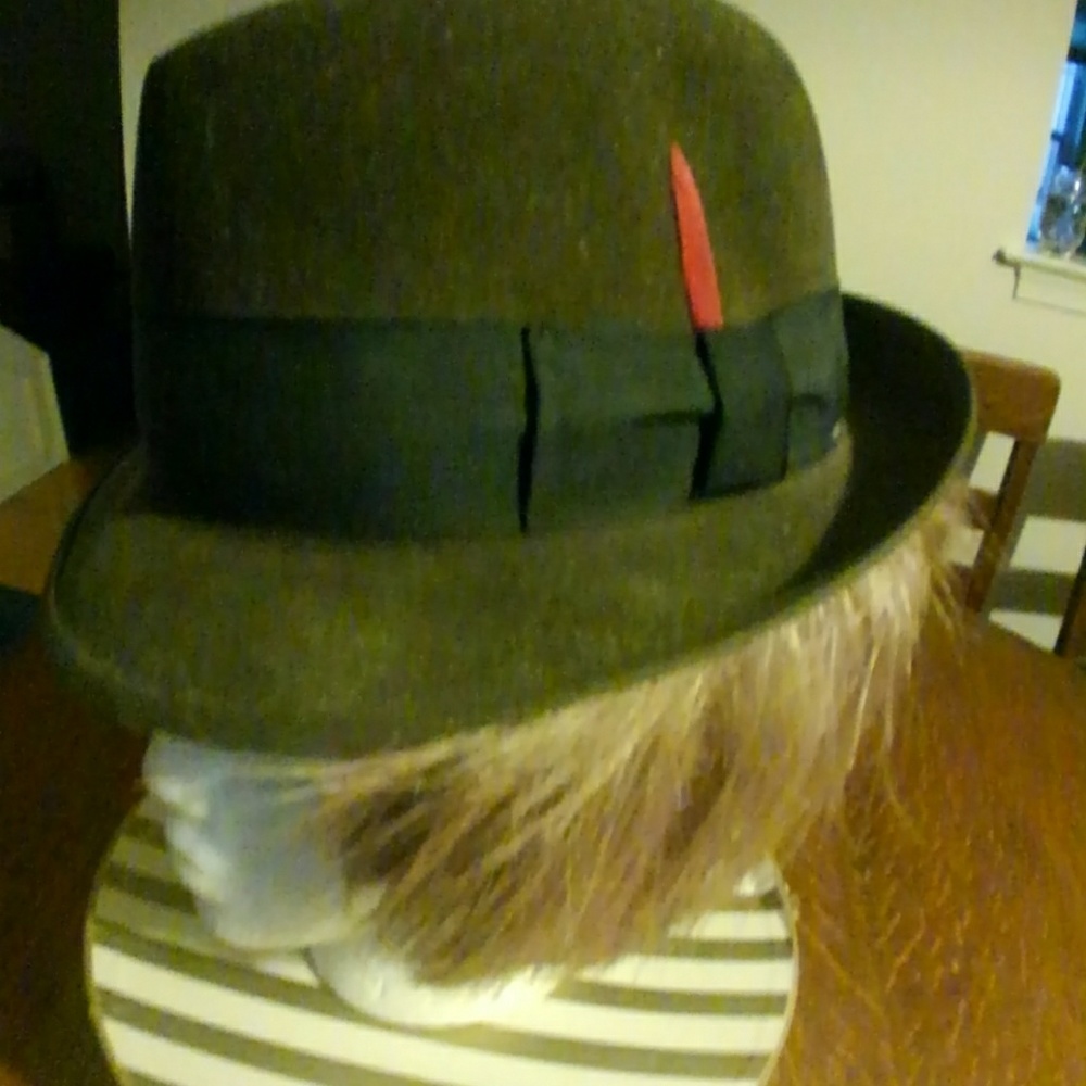 SOLD vintage Fedora nice condition